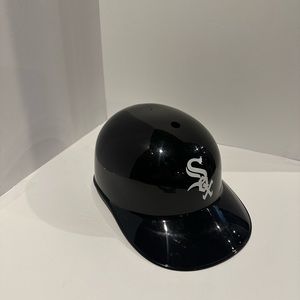 Vintage White Sox MLB Plastic Bowl Souvenir Batting Helmet  FULL SIZE